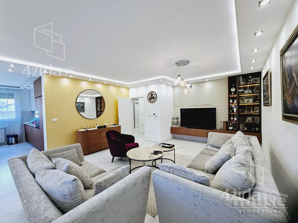 Petosoban stan | 4zida