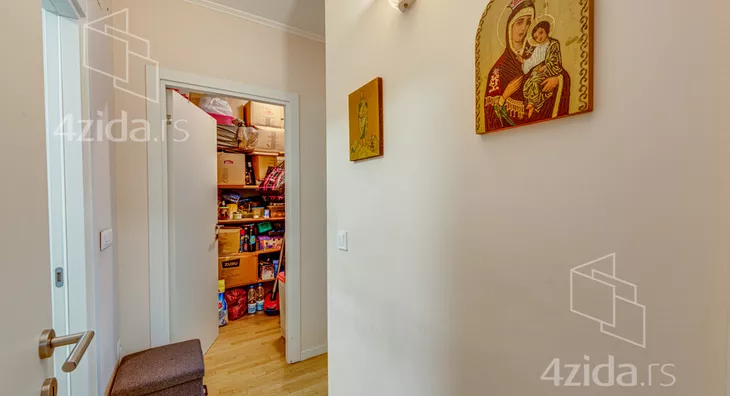 Troiposoban stan | 4zida