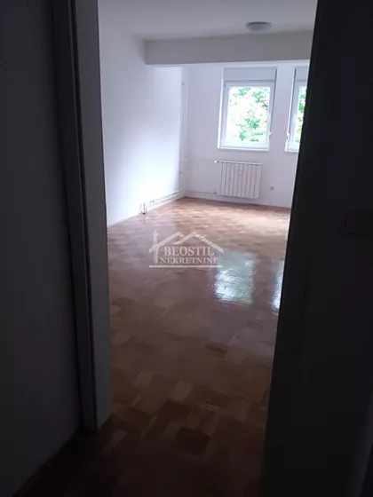 Akrobate Aleksića | 4zida.rs