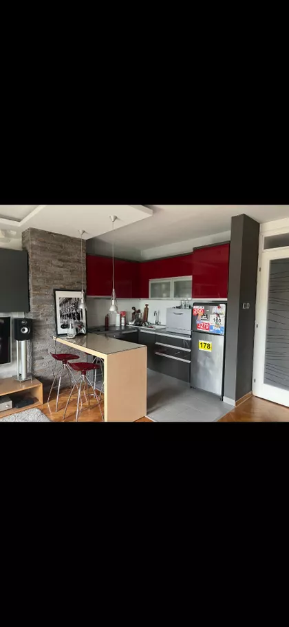 Radnička 30 | 4zida.rs