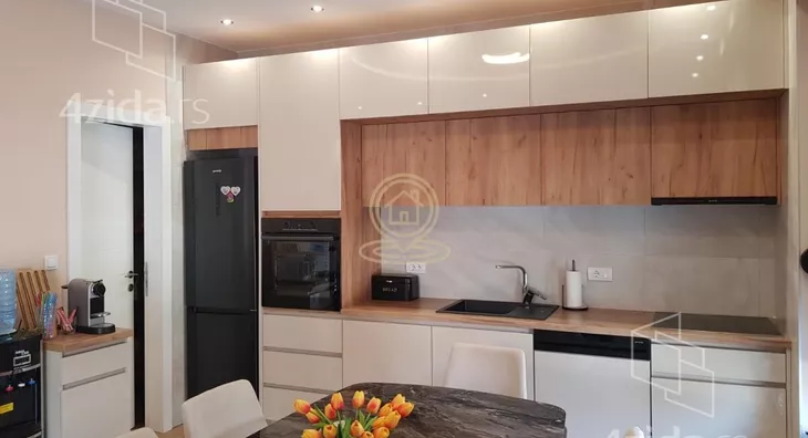 Poslovna zgrada | 4zida