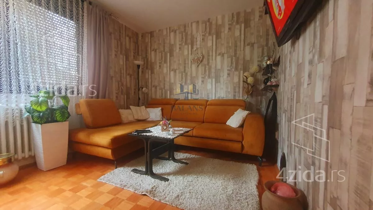 Petosoban stan | 4zida