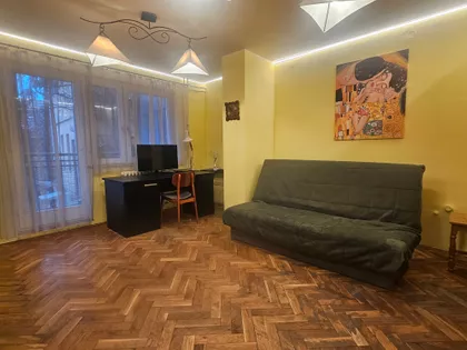 Hadžić Svetića 12 | 4zida.rs