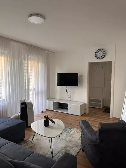 Milutina Milankovića 72 | 4zida.rs