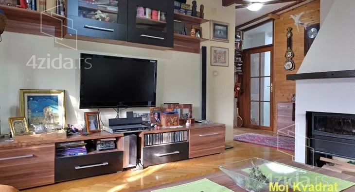 Šestosoban stan | 4zida