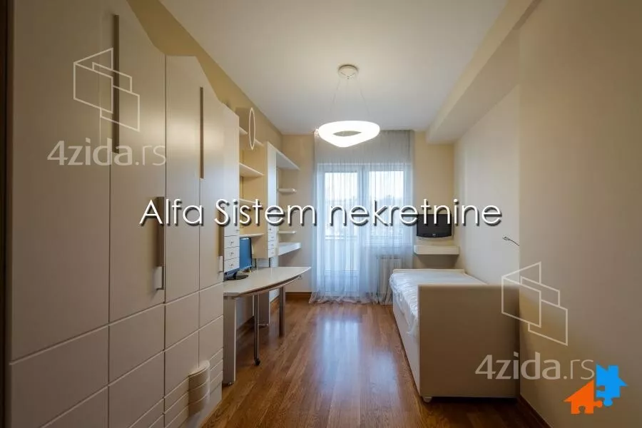 Petosoban stan | 4zida