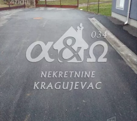 Poslovna zgrada | 4zida
