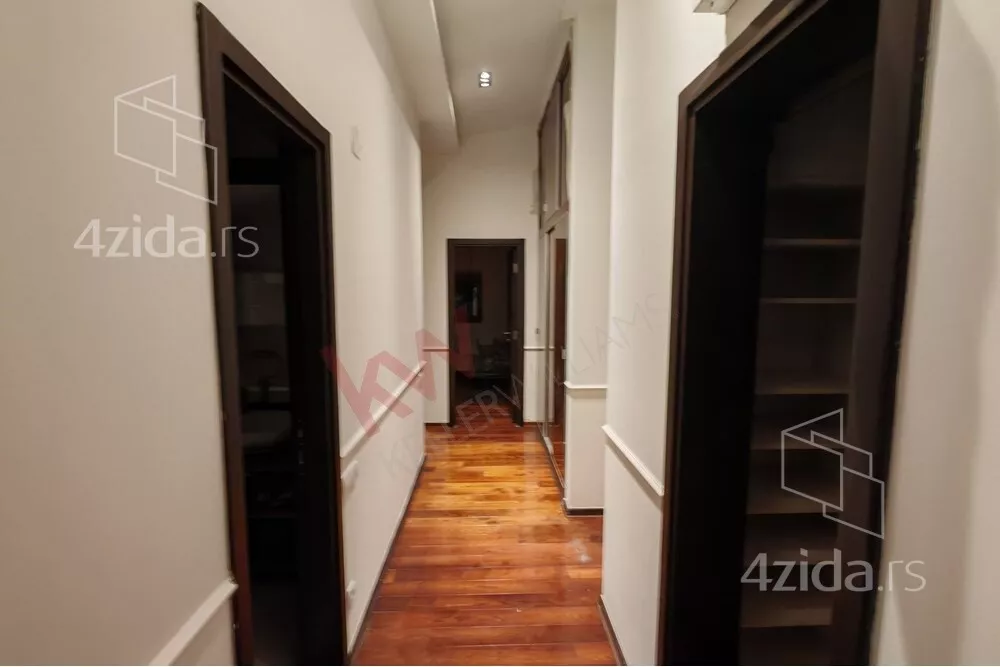 Šestosoban stan | 4zida