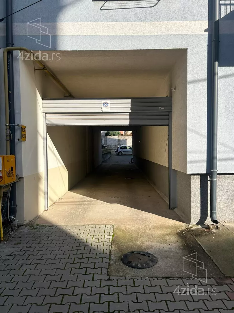 Garaža | 4zida