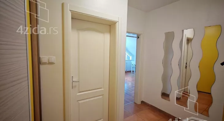 Petosoban stan | 4zida