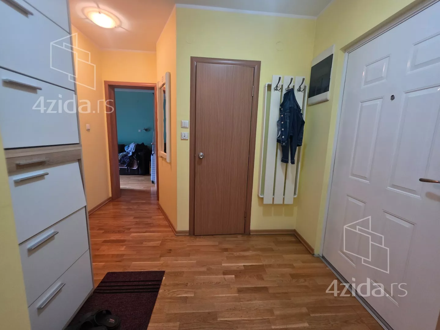 Troiposoban stan | 4zida
