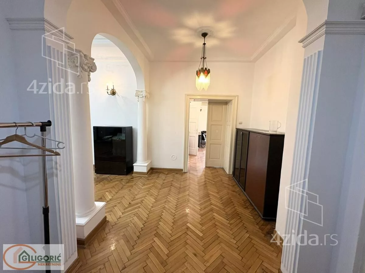 Šestosoban stan | 4zida