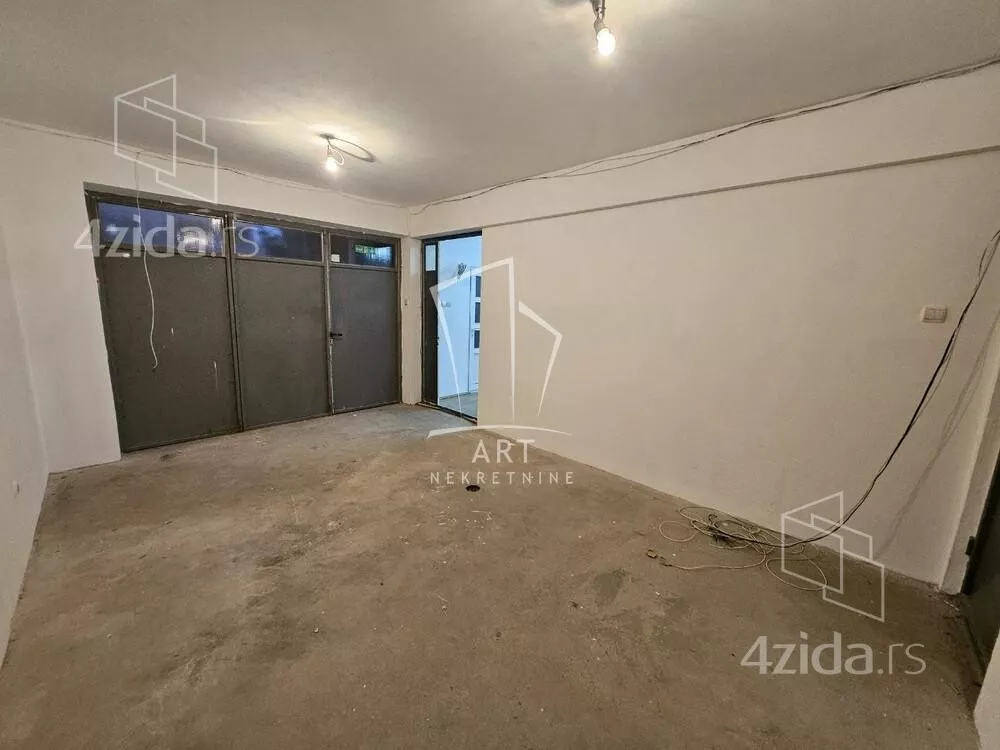 Poslovni prostor | 4zida