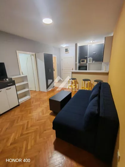 Bulevar Cara Lazara | 4zida.rs