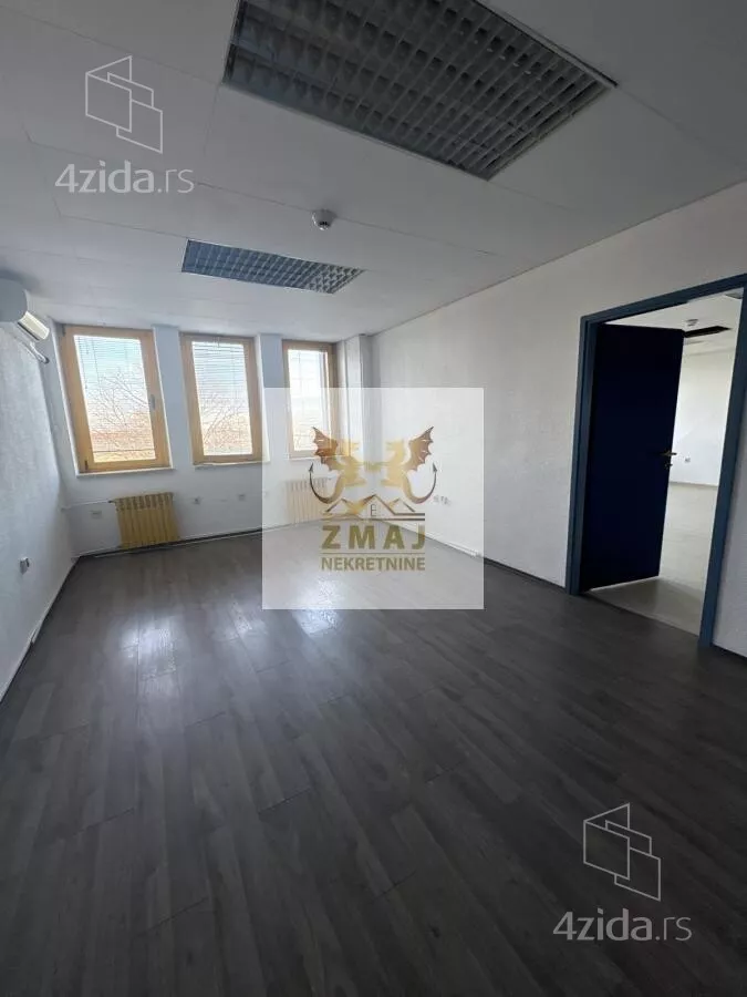 Poslovna zgrada | 4zida