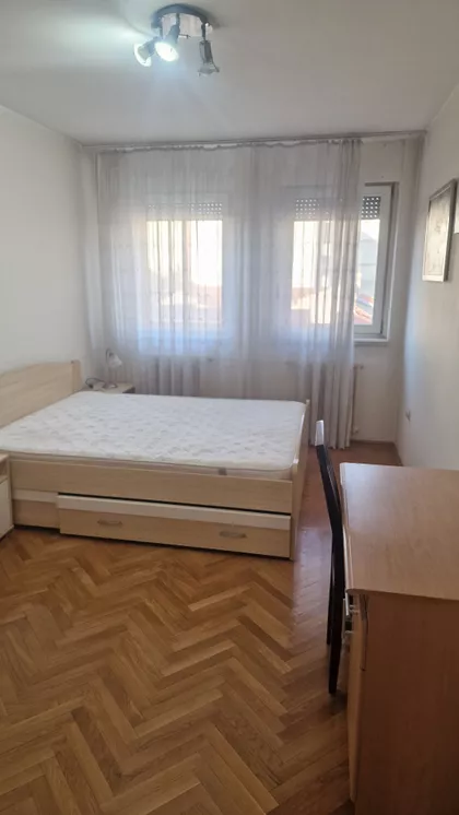 Pavla Papa | 4zida.rs