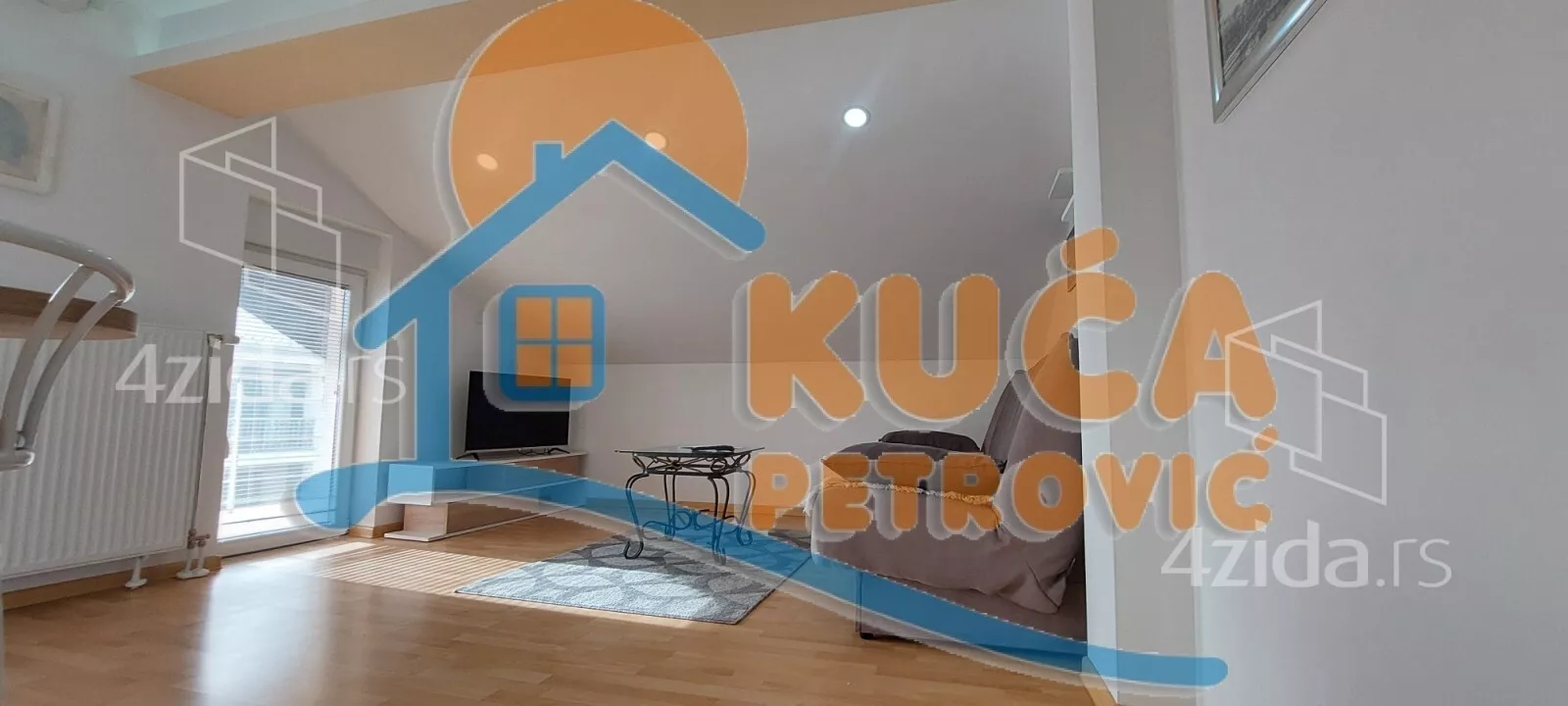 Jednoiposoban stan | 4zida