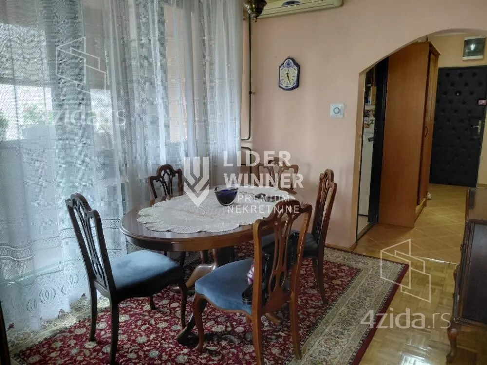 Troiposoban stan | 4zida