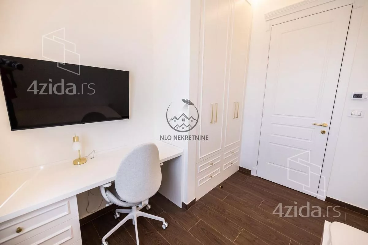 Petosoban stan | 4zida