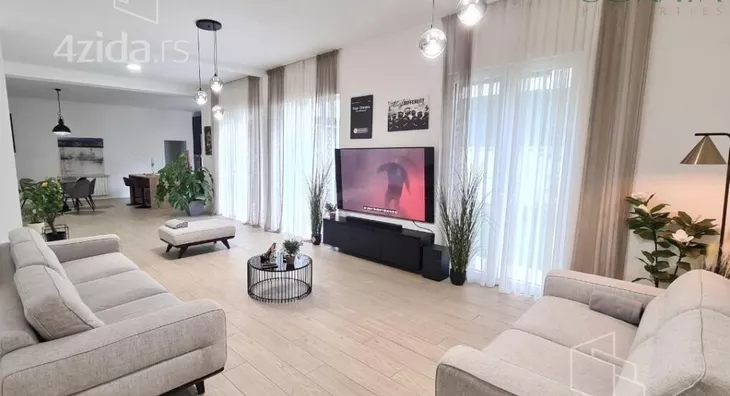 Šestosoban stan | 4zida