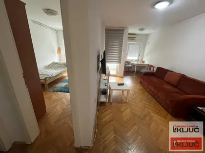 Cara Dušana | 4zida.rs