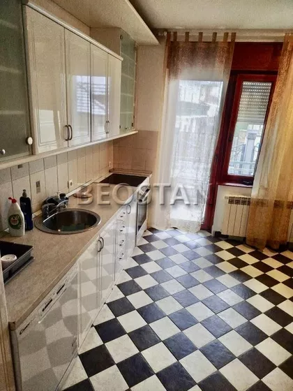 Vojvode Vlahovica | 4zida.rs