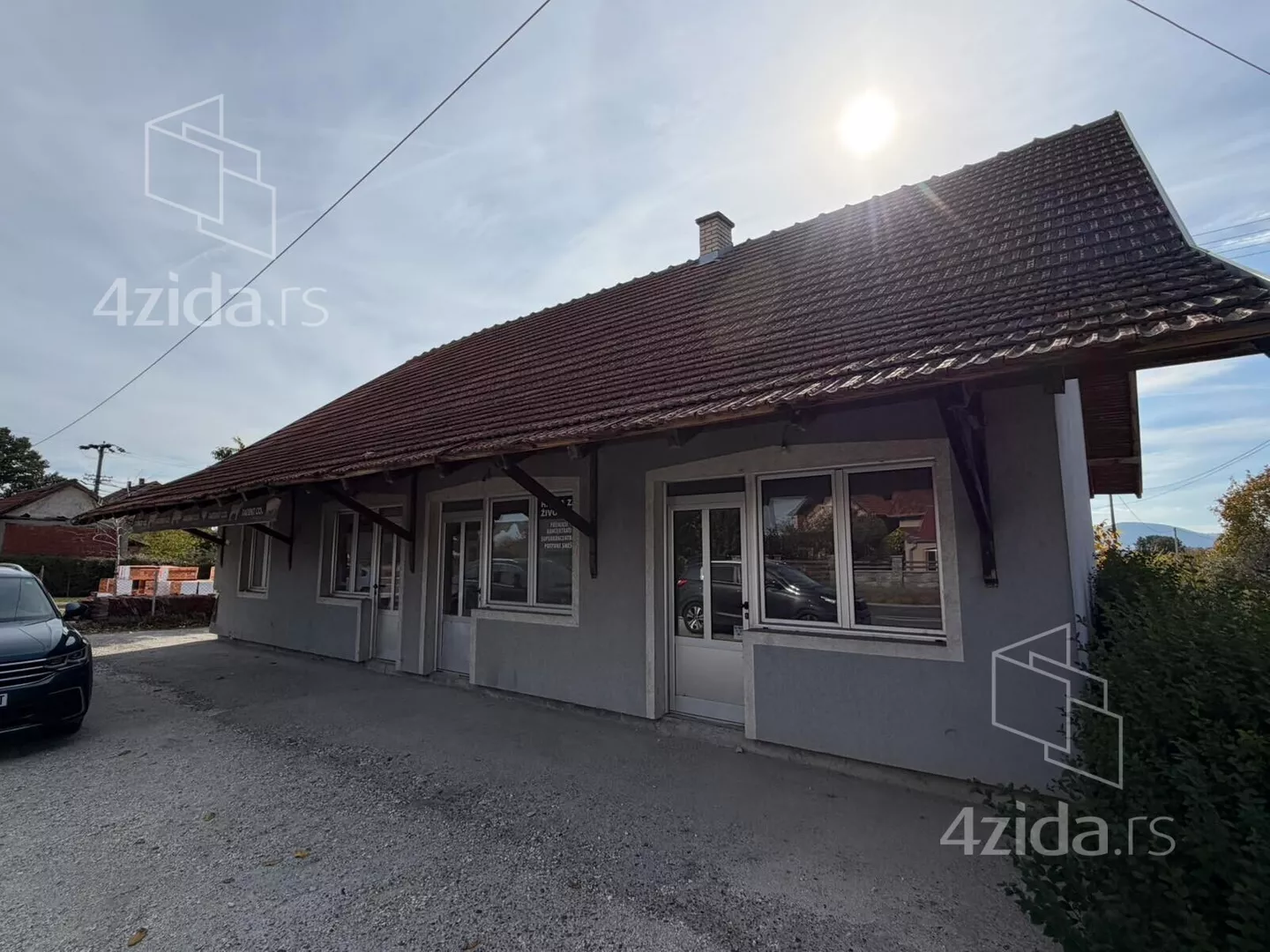 Lokal | 4zida