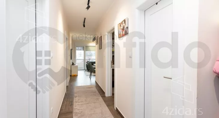 Četvorosoban stan | 4zida