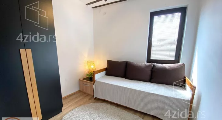 Petosoban stan | 4zida