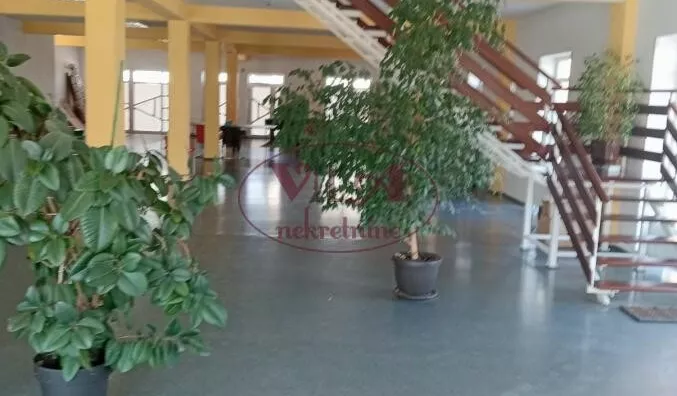 Poslovna zgrada | 4zida