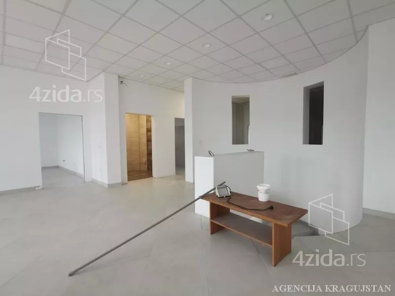 Lokal | 4zida