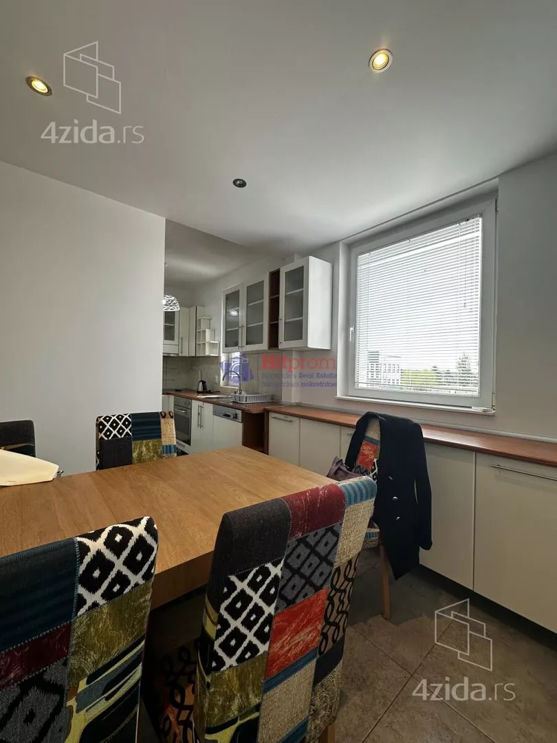 Šestosoban stan | 4zida