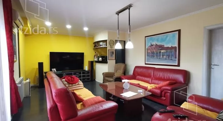 Poslovna zgrada | 4zida