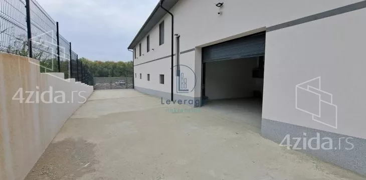 Poslovna zgrada | 4zida