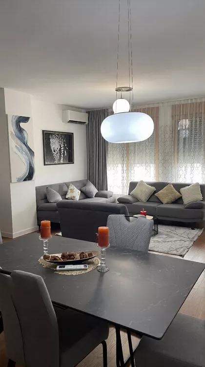 Tadije Sondermajera | 4zida.rs