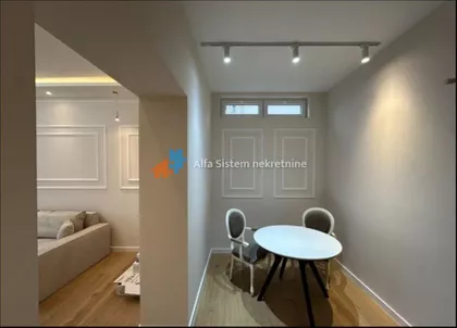 Vukov Spomenik | 4zida.rs