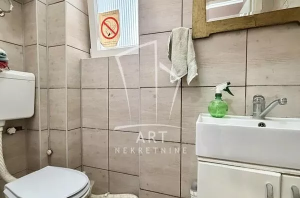 Četvoroiposoban stan | 4zida