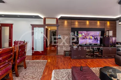 Ivana Milutinovića | 4zida.rs