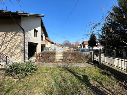 Dušana Srezojevića | 4zida.rs