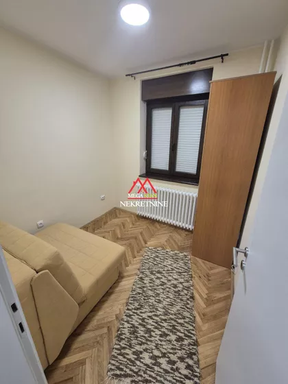 Petra Drapšina | 4zida.rs