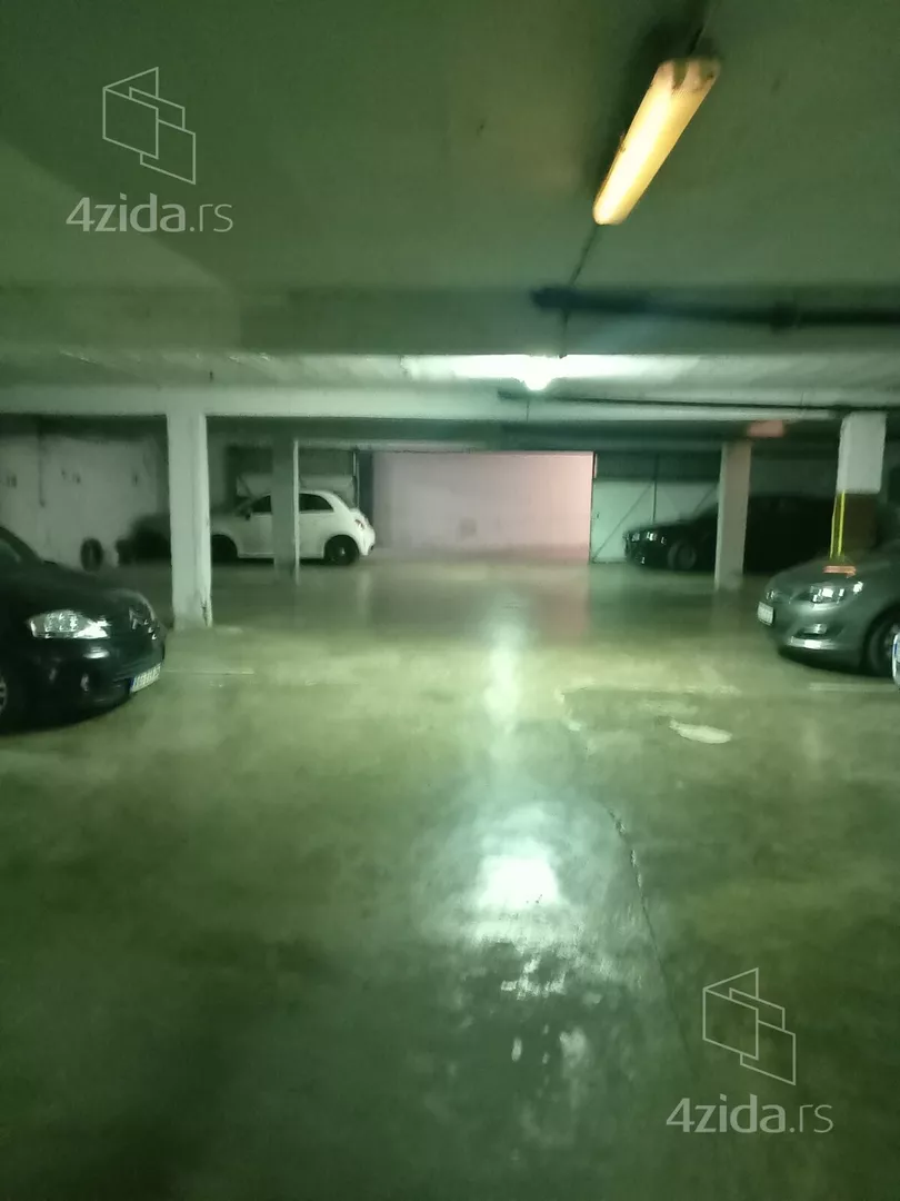 Garaža | 4zida