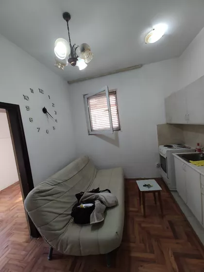 Ivana Milutinovića | 4zida.rs