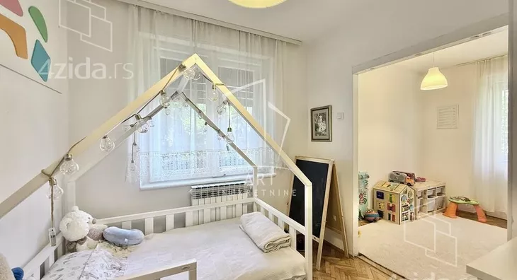 Petosoban stan | 4zida