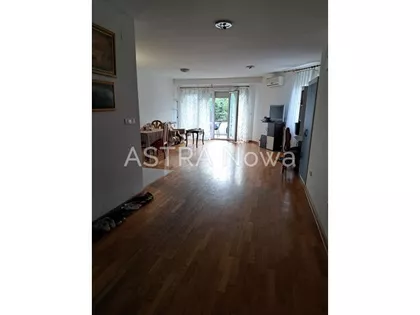 Vukov Spomenik | 4zida.rs