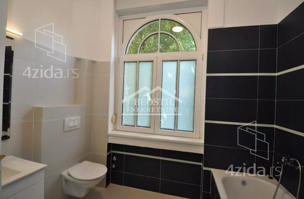 Šestosoban stan | 4zida