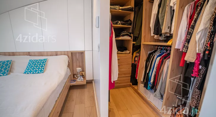 Petosoban stan | 4zida