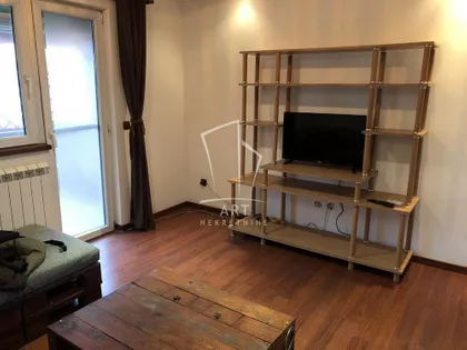 Sutjeska 8 | 4zida.rs