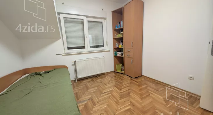 Šestosoban stan | 4zida