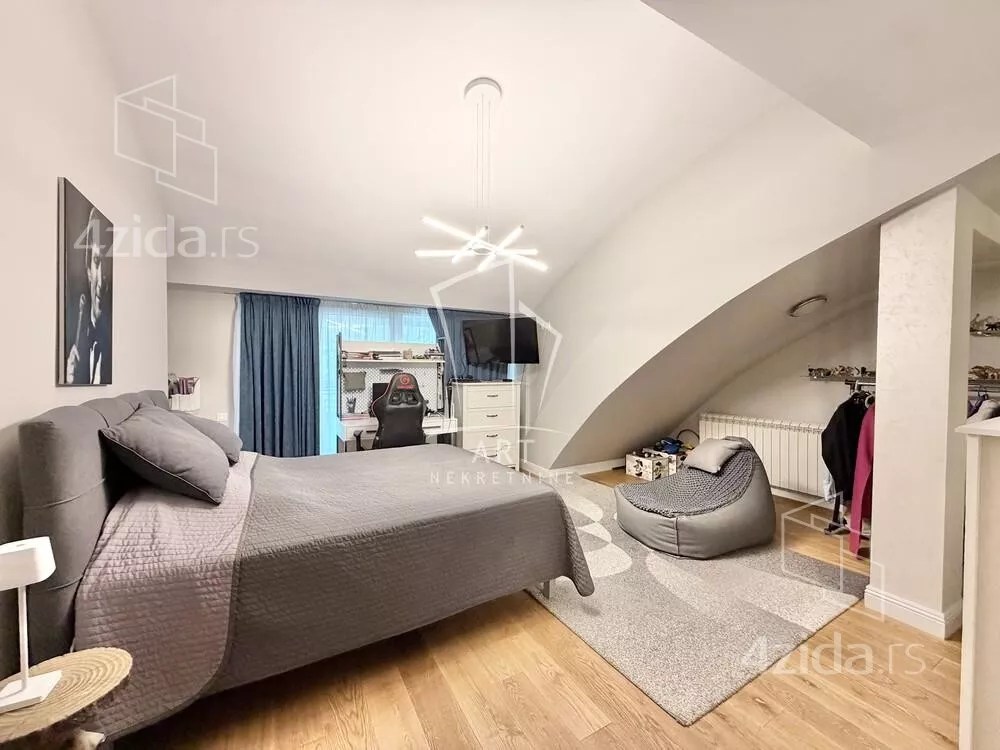 Petosoban stan | 4zida