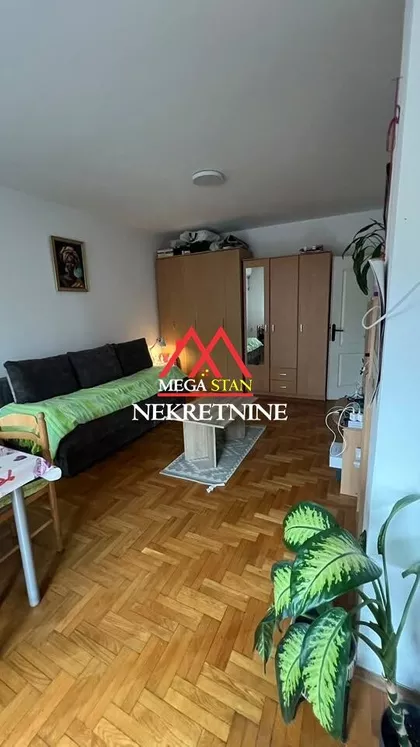 Tone Hadžića | 4zida.rs